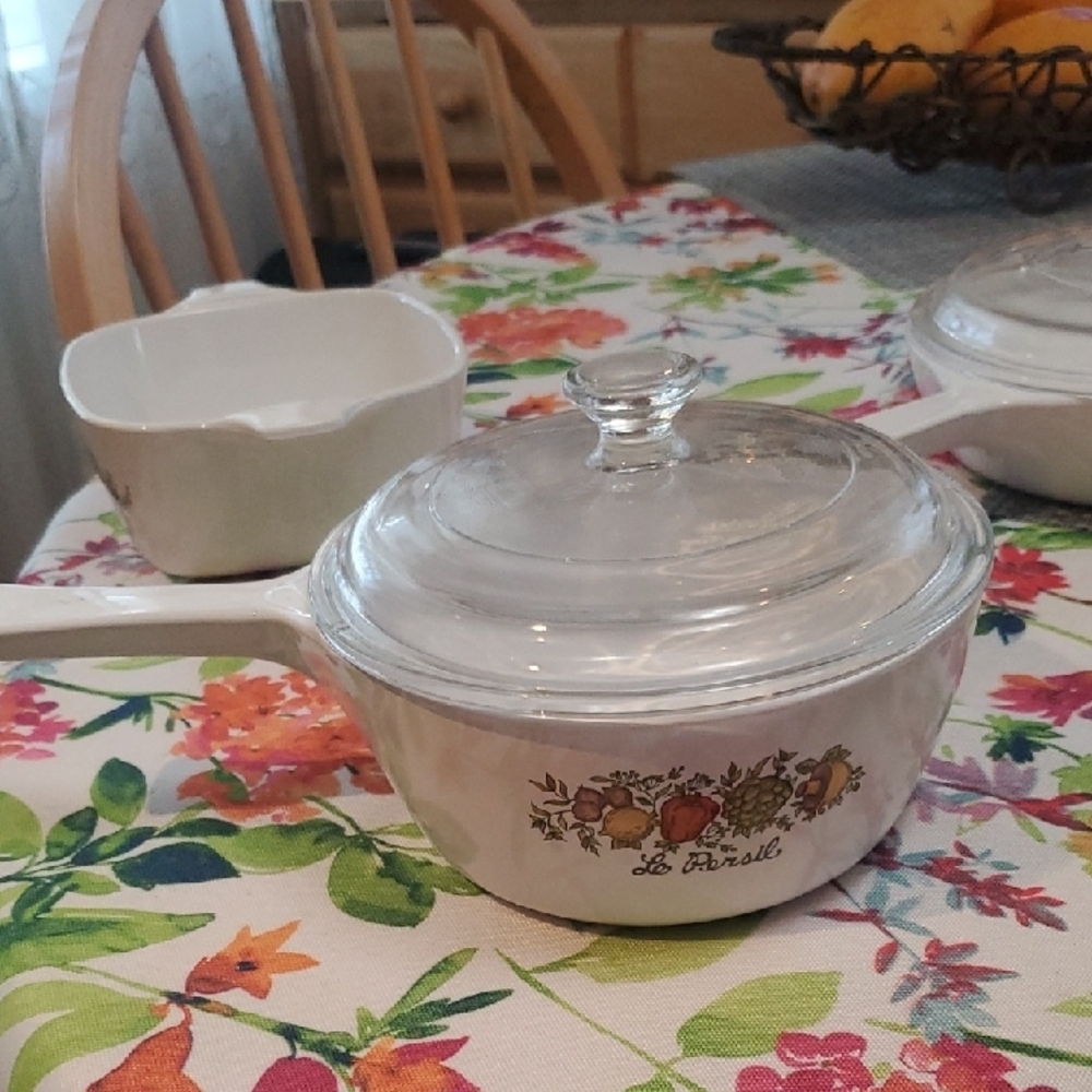 CorningWare White Embossed Base - Picture 3 of 4